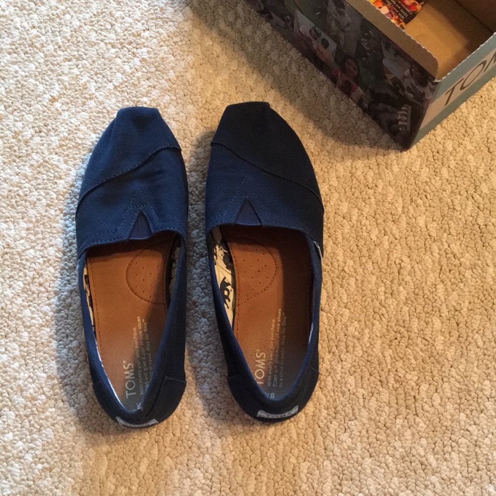 Toms Shoes